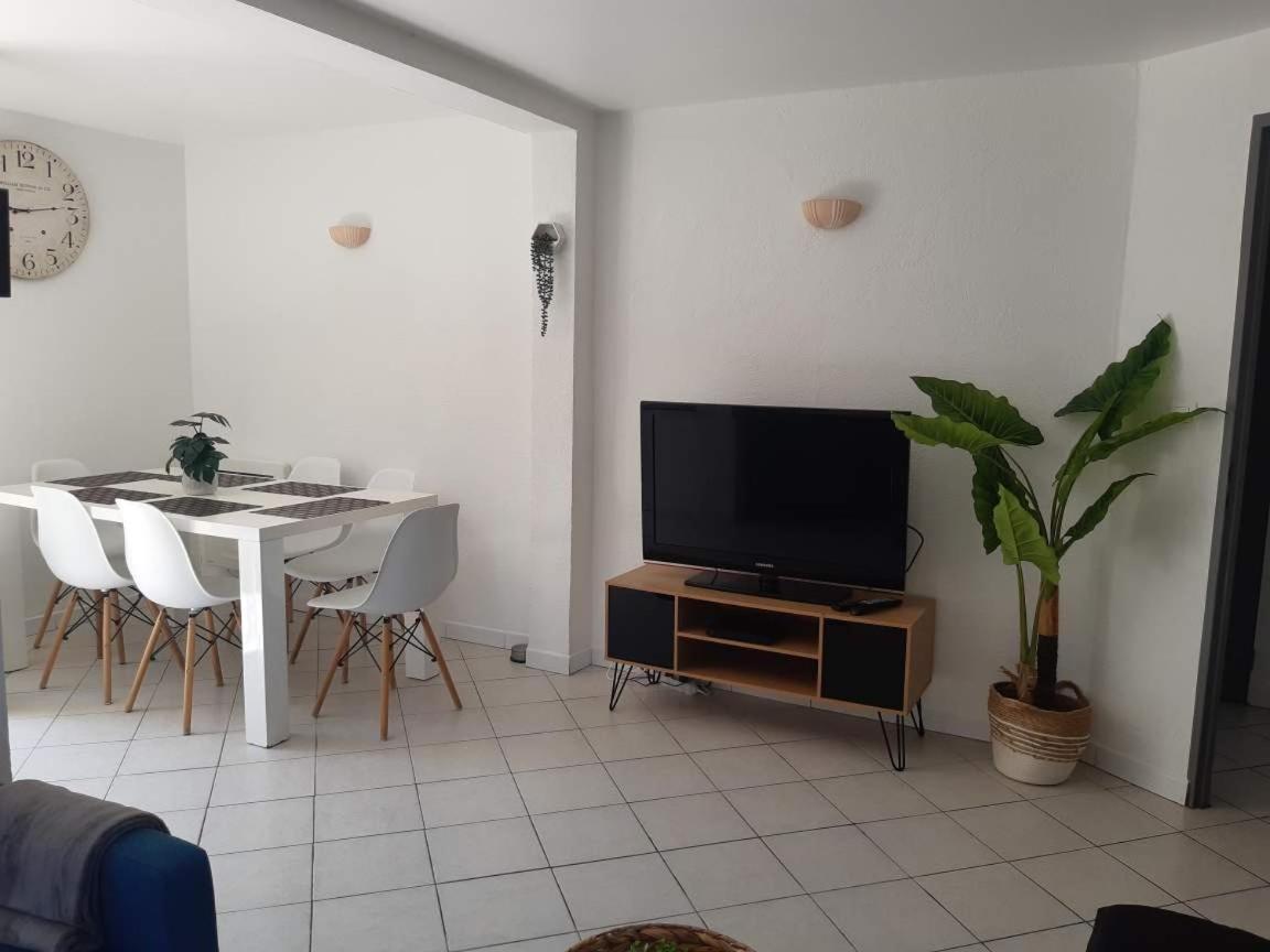 Appartement 3 Pieces Dans Maison Individuelle Entre Mer Et Montagnes Bouyon Exterior foto